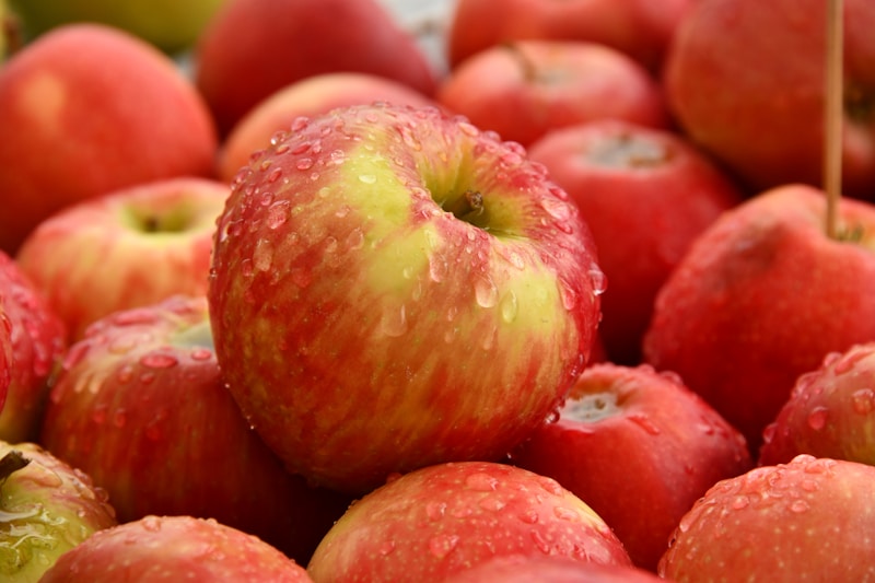 Fresh Red Apples